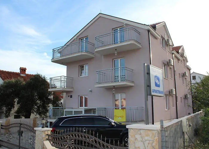 Pirosi Apartman